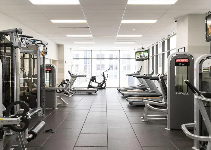 Loop 1br W Pool Gym Nr The L Riverwalk Chi-242 *