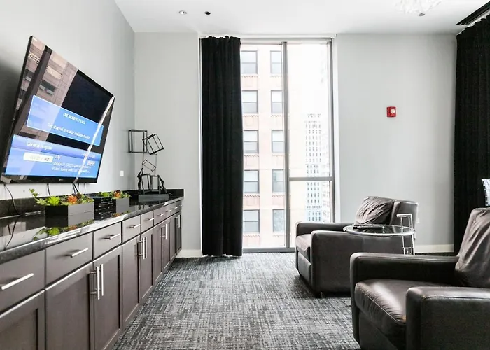 Loop 1br W Pool Gym Nr The L Riverwalk Chi-242 *